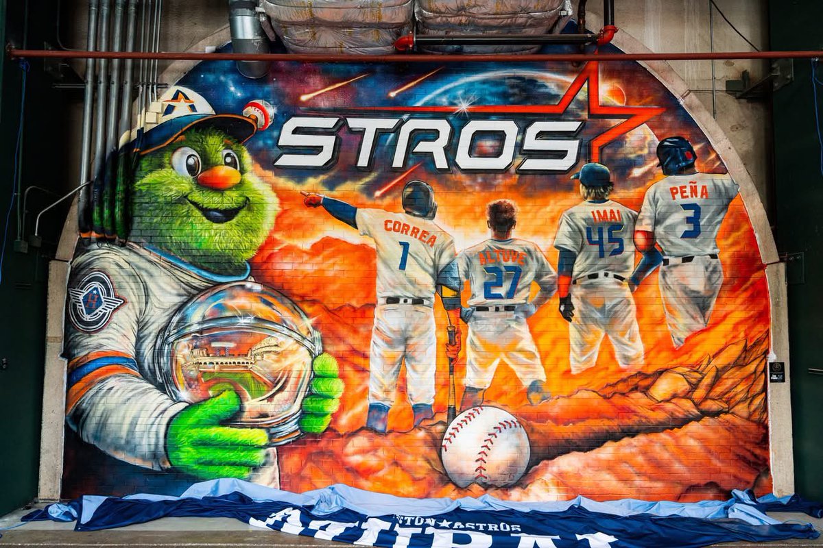 almostready4it's tweet photo. @brianmctaggart Can we please paint Alvarez over him in this mural? https://t.co/0L8xeXqMC0