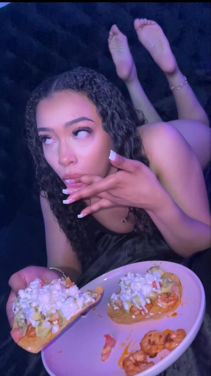 Extra_T_OHT's tweet photo. After sex tostada >>>💕 https://t.co/aaMWaVmsE0