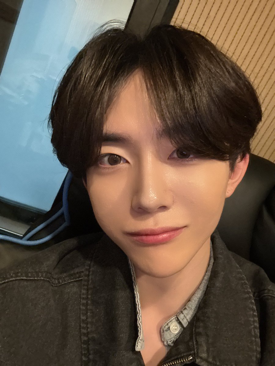 UpdateKBoys's tweet photo. Feliz aniversรกrio para o Vahn (NINE.i), que hoje completa 27 anos! ๐
#HAPPYVAHNDAY
#VAHN #๋ฐ https://t.co/OpzGaofSQd