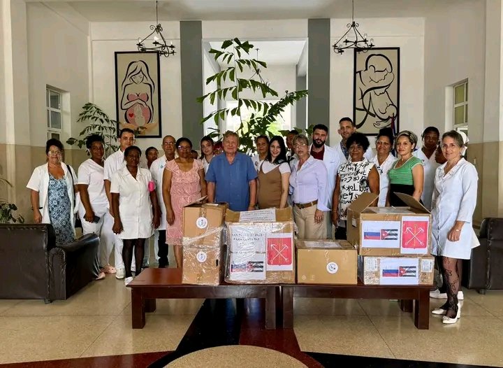 TaniaMCruzHdez's tweet photo. Ayer el Embajador de 🇷🇺 en 🇨🇺, Víctor Koronelli, realizó una visita de trabajo a la provincia de Matanzas. 🤝 En el 🏥 Materno José Ramón López Tabrane entregó donativo de medicamentos preparados por el Gobierno de San Petersburgo por indicación del Gobernador Aleksandr Beglov. https://t.co/z2pEHQQgv4