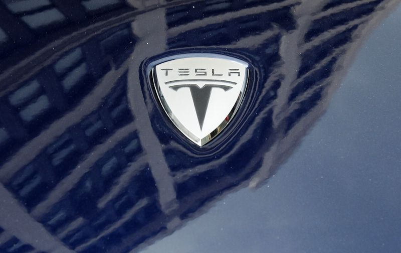ltyffde's tweet photo. Elon Musk just dropped a $55B chip plan — and nobody's talking 🧵

Public filing Wednesday: SpaceX $55B preliminary investment for Texas semiconductor facility "Terafab"

A #SpaceX–#Tesla joint venture

Goal: custom chips for rockets, EVs, and #AI — controlled in-house
#TSLA https://t.co/BG83udaZ4x