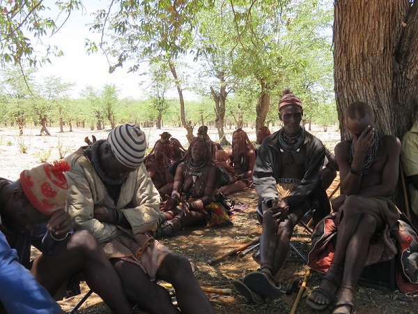 Nam_Economist's tweet photo. More than 600 members of the OvaHimba and OvaTjimba communities gathered in Omuhonga last month to voice strong opposition to the planned Baynes Hydropower Dam, claiming a critical lack of consultation by authorities.

Read more: https://t.co/UzuUhRZUsQ https://t.co/RyqAT95A0l