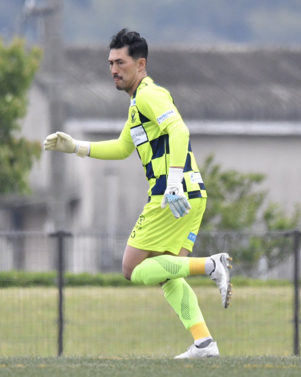 KFD01's tweet photo. 中国サッカーリーグ第6節三菱自動車水島FC戦は1-5の敗戦。6戦未だ勝ちなしは厳しい結果。しかし全ては「過去」の結果。「今この時」を最高のものにすることで「未来」を実現する。ここから続く2試合、全てを覆す。 https://t.co/meeWPSSlhB