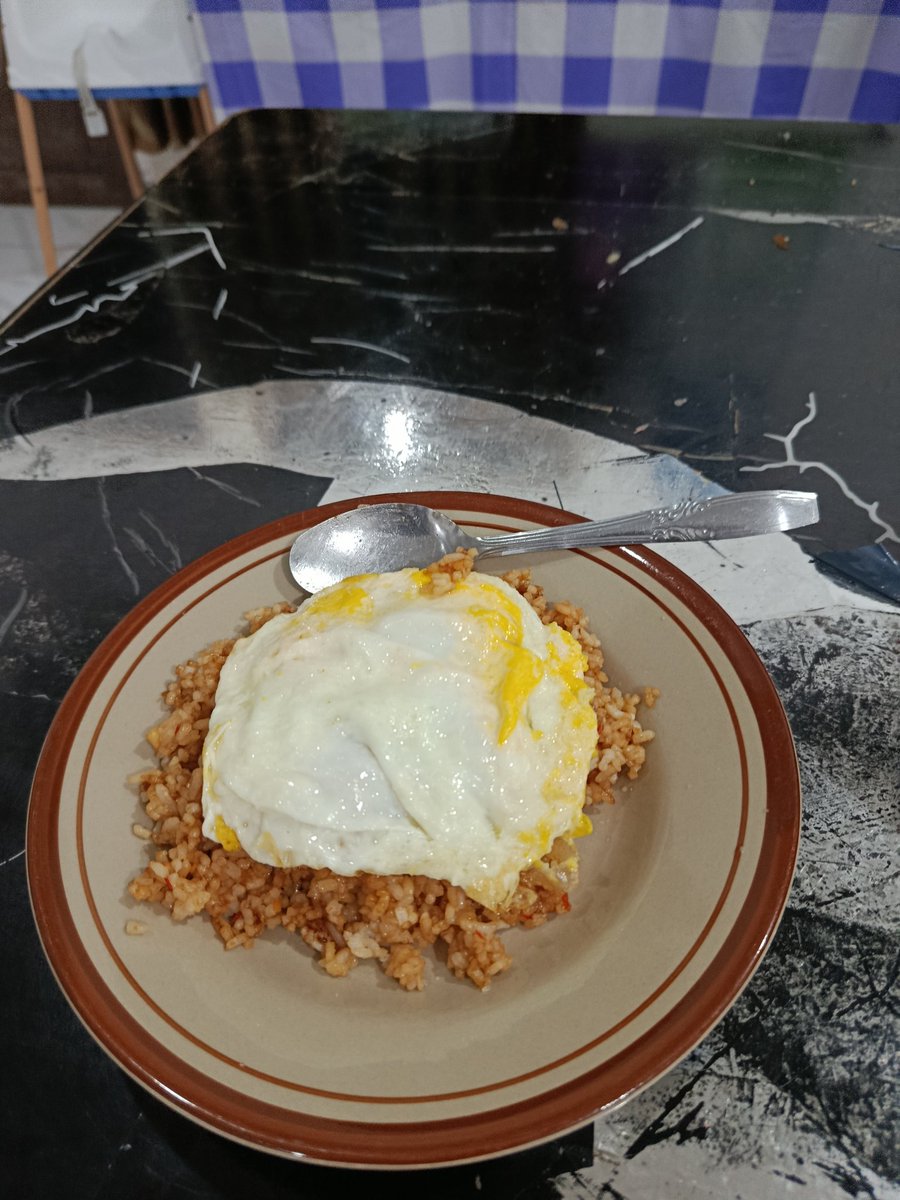 DimasSetiaAji's tweet photo. Nasgor lezat @Elf_Vanilla https://t.co/Q1OK5t4UlR