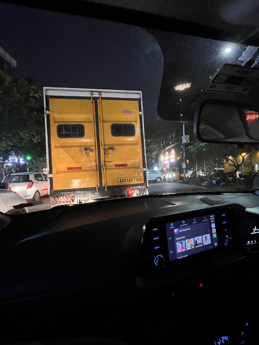sugandhasharma0's tweet photo. Paying the price of not having a signal at 80ft road ,near KFC
@BangalorTraffic @Jointcptraffic @GBA_office 
Why can’t you spend on installing one traffic signal at this place
Pls visit this place 7pm on weekdays
Its a total chaos out here
@BangaloreMirror @BangaloreTimes1 https://t.co/PYvQp2Zbc3