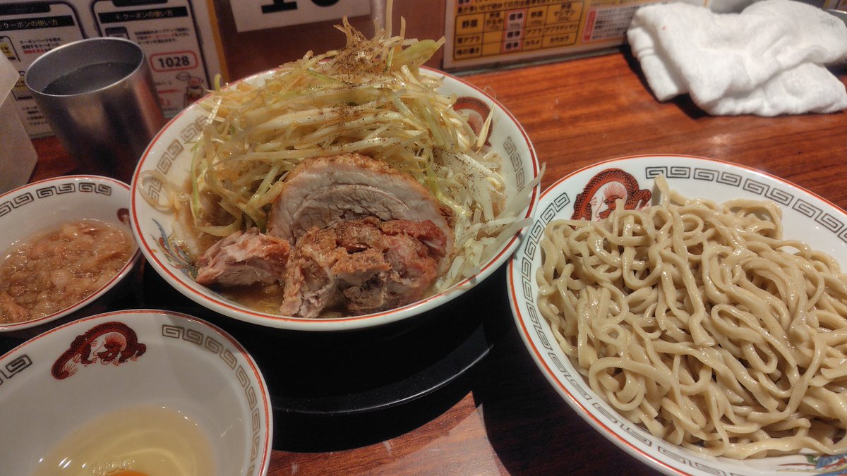バリウス@ tweet media