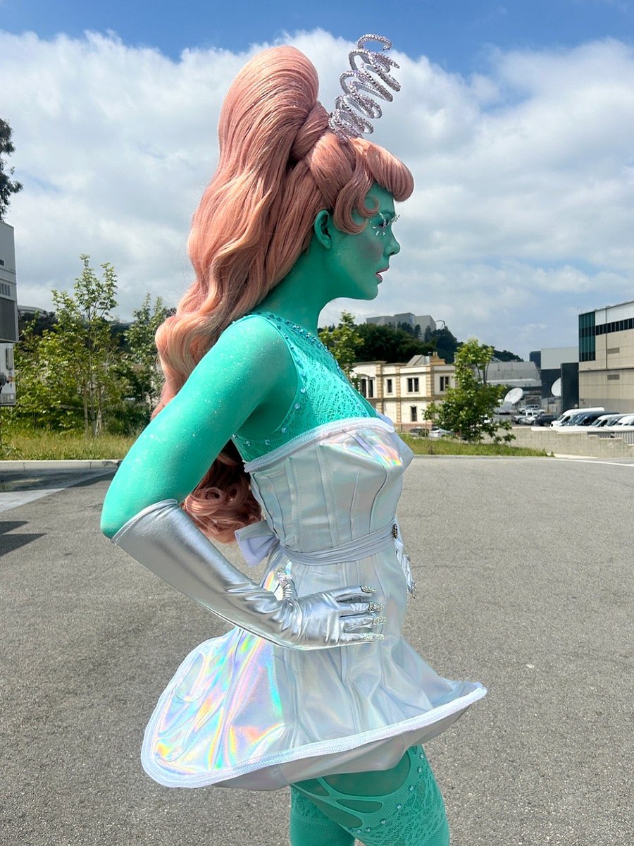 Elle Fanning Central 👽 tweet media