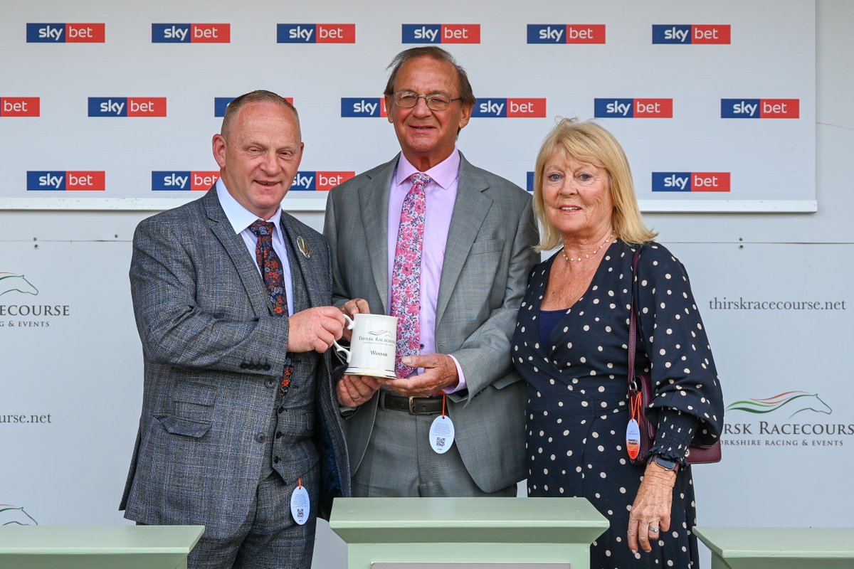 Thirsk Racecourse tweet media