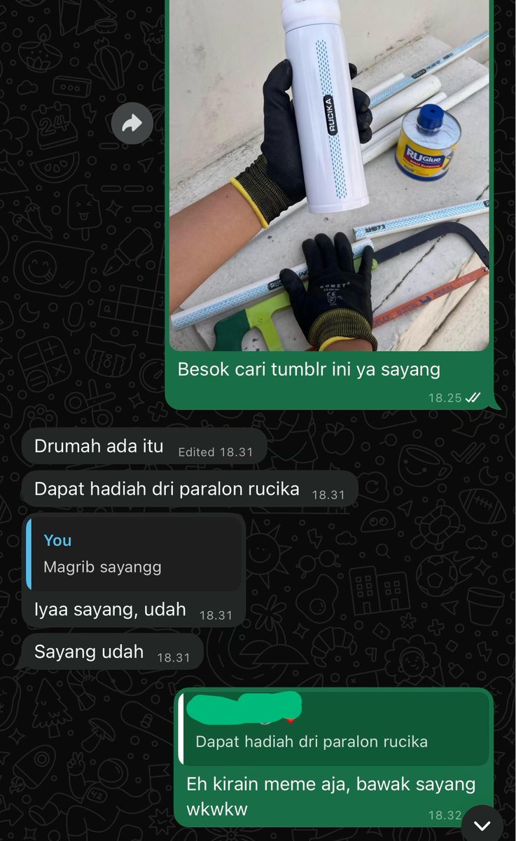 GxND's tweet photo. Kirain editan, ternyata emang asli suvenir rucika wkwkw https://t.co/AdYKGQJweW