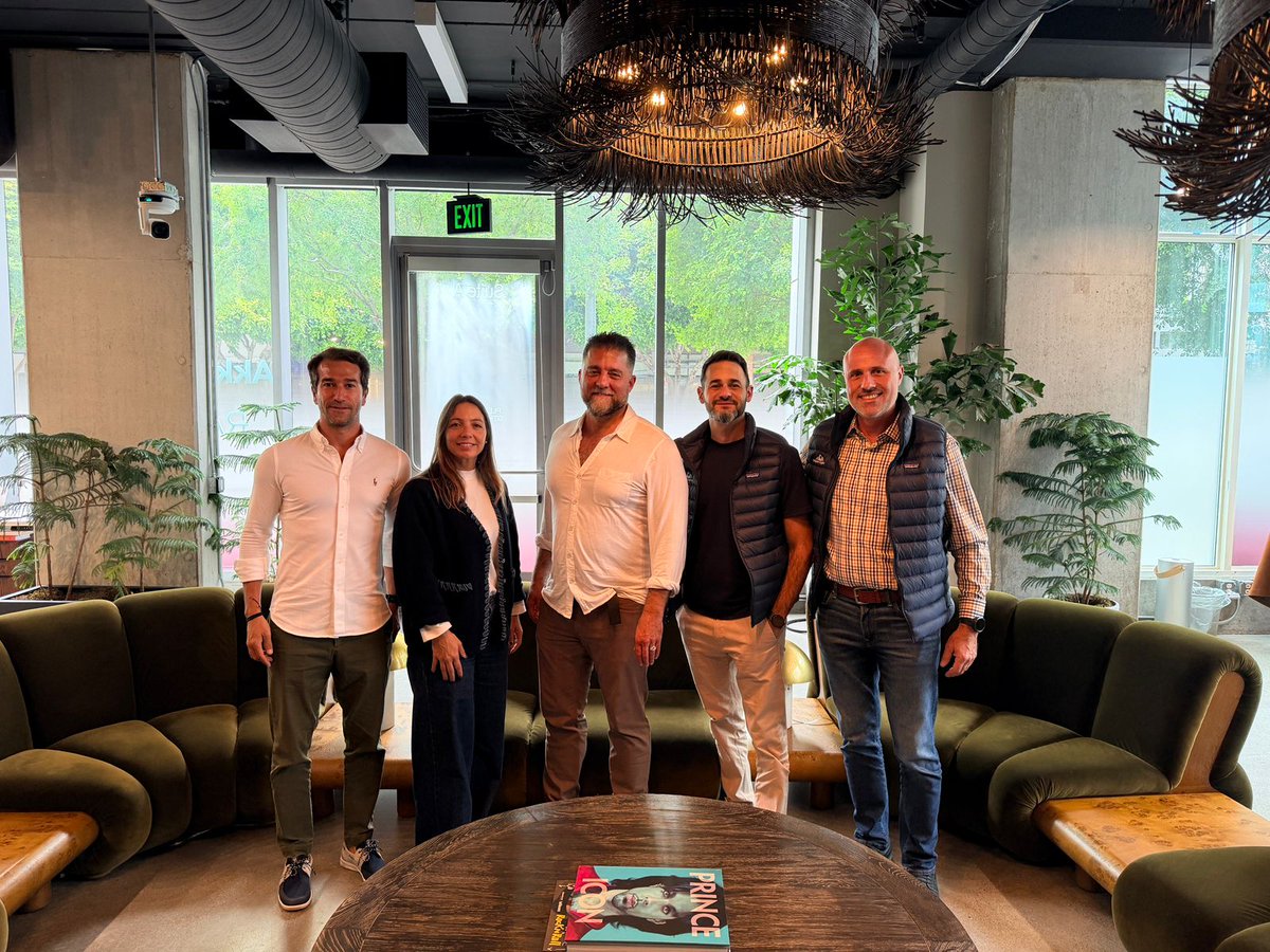 DraperCygnus's tweet photo. The Annual Summit 2026 kicked off today in San Francisco.

Welcome coffee, the first signs of what the week is about, and a visit to @vercel's offices.

Day one set the tone for what the week is actually about. 🧵

#DraperCygnus #AnnualSummit2026 https://t.co/qpvH0EV85f