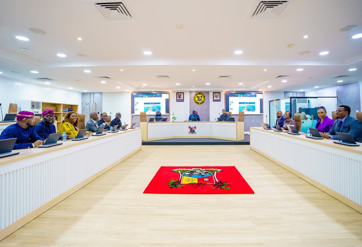 enterprisengr_'s tweet photo. Yesterday, the 6th Lagos International Financial Center (LIFC) Council Meeting brought together key leaders to review progress, strengthen institutional alignment, and advance the next phase of execution for the Lagos International Financial Centre.

#FinancialServices #Economy https://t.co/agqYk5bns5