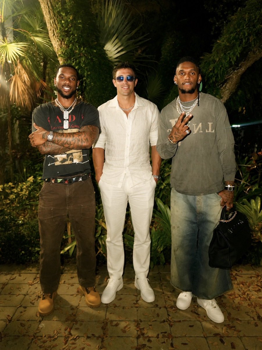 vegastiming's tweet photo. Jack Bech was out clubbing with Malik Nabers and CeeDee Lamb👀 https://t.co/G5vSD9X19r