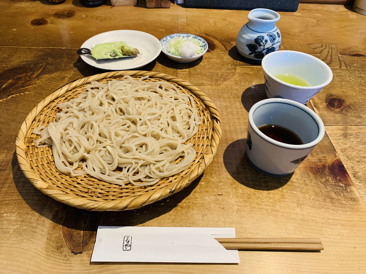 west383's tweet photo. とにかく美味しいです。
せいろ2枚、お茶だけでも来る価値あり。
静岡のお蕎麦の美味しさは
やっぱり鰹だしと二八の配合と長さ！？
かな？
短いお蕎麦は「もぐもぐ���しちゃう。

#こなや
#せいろ2枚 https://t.co/O91kH0iQz9