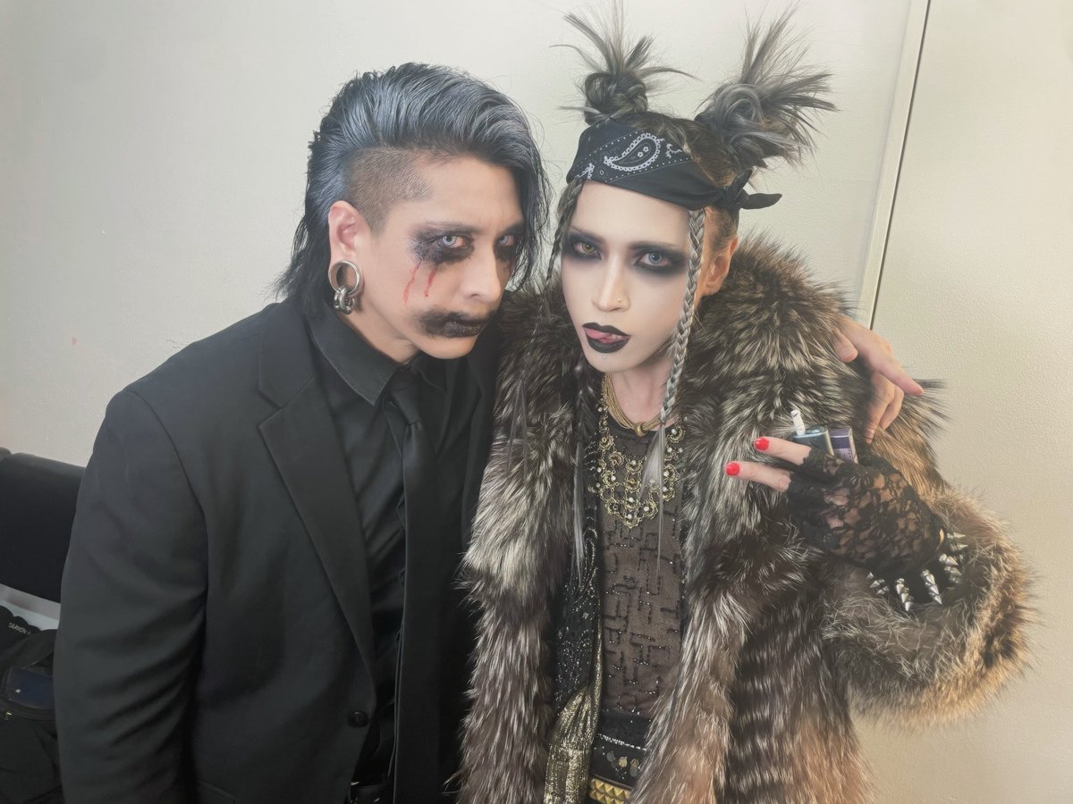 尋 tweet media