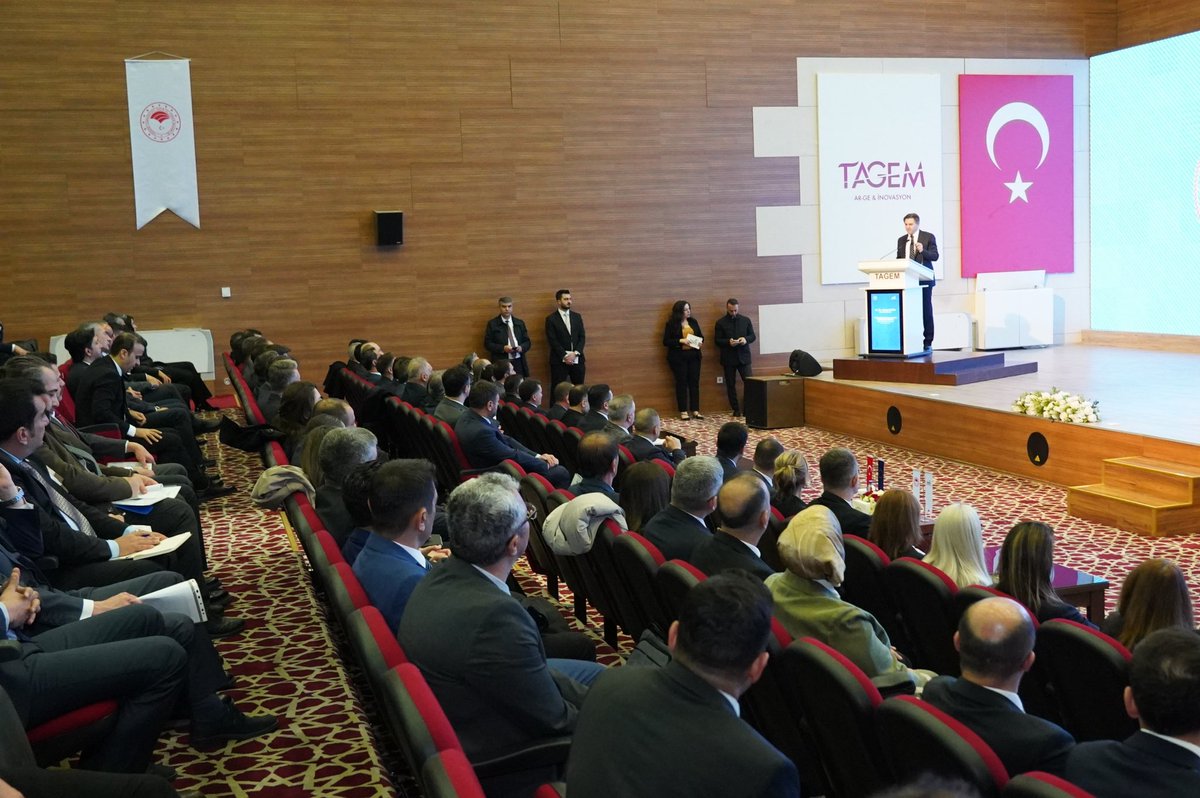 ahmtbgc's tweet photo. Tarım ve Kırsal Kalkınmayı Destekleme Kurumu’nun genel koordinasyon toplantısında, merkez ve il koordinatörlerimizle bir araya geldik.
IPARD destekleri, proje süreçleri ve sahadaki uygulamaları değerlendirerek kırsalda yatırım ve istihdamı artırmaya yönelik yol haritamızı ele aldık.
Toplantının ülkemiz ve sektörümüz için hayırlı olmasını diliyor, emeği geçen tüm çalışma arkadaşlarımıza teşekkür ediyorum. @TCTarim @tkdkonline