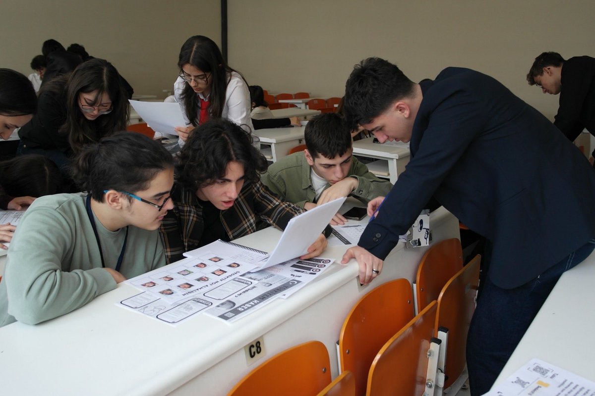 Burak Bora Anadolu Lisesi tweet media