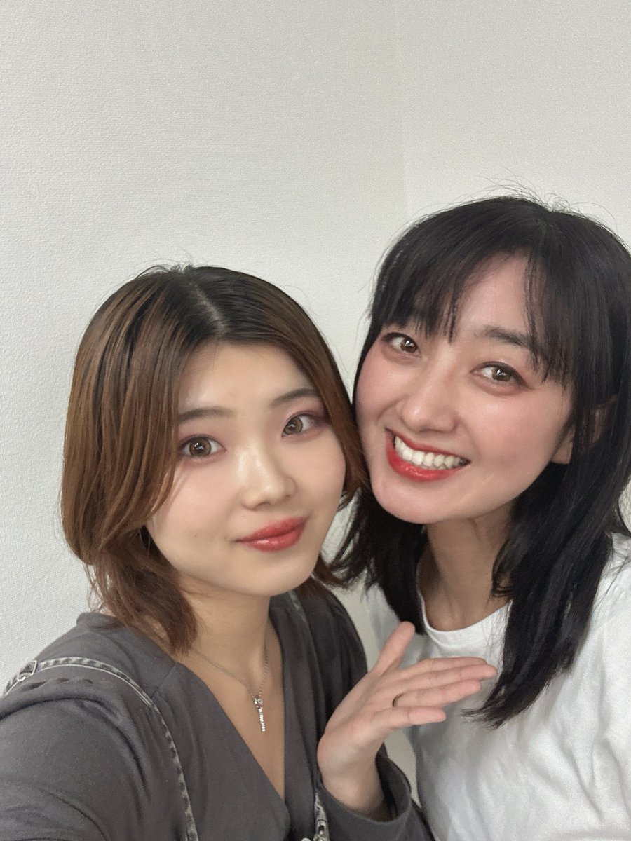 Saraa_lib04's tweet photo. ええーっ！！嬉しすぎます😍😍
そんな母ズでパシャり📷✨

田舎の母と都会の母…そんな違いも楽しんでいただけたら幸いですっ！☺️ https://t.co/Gaui3vea03