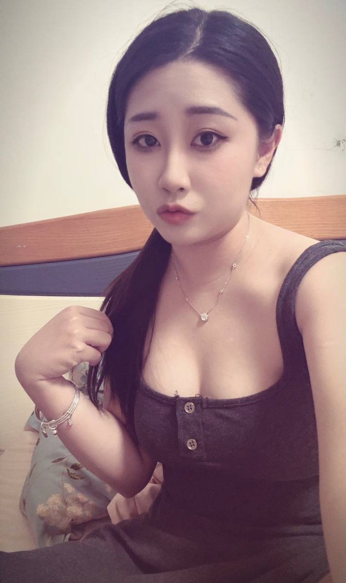 可爱在性感面前不值一提 #少妇 https://t.co/a6ghInfSuL