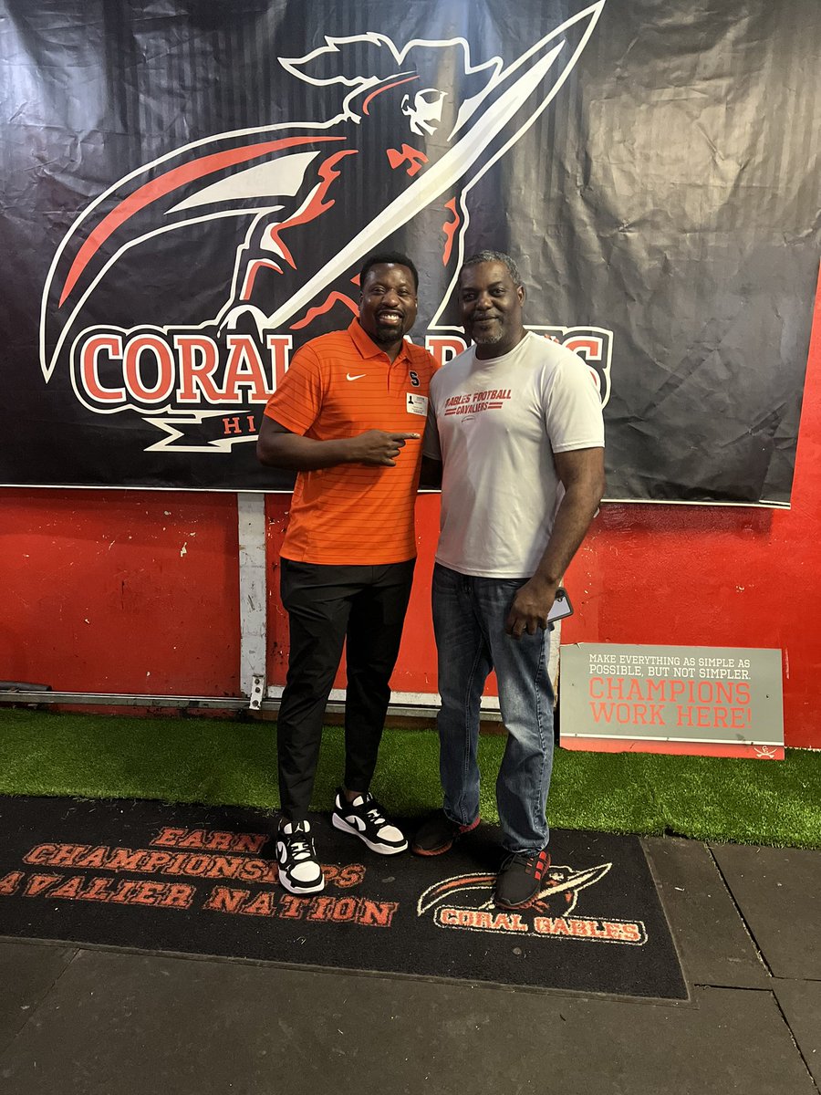 coachlu102102's tweet photo. @CoachJScott_DL Thank you for stopping by Coral Gables Senior High  and having a great conversation with  our student athletes and coaching staff 🫵🏽. @Coach_2CAP 🧡💙🍊💯🔥#OUTWORKYOURWORK#D.A.R.E 
#COSELITE#DLINEDEPARTMENT#
@coachDockM @CoachW @BuddyFromMiami https://t.co/S0NzaRowVZ