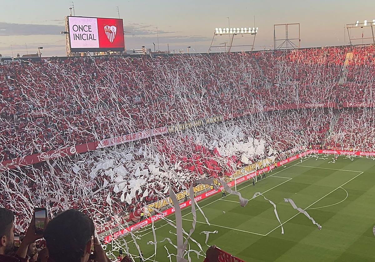 <a href="/GradaBpro/">GRADA B pro</a> Si para <a href="/LaLiga/">LALIGA</a> y <a href="/Tebasjavier/">Javier Tebas Medrano</a> es un problema que un estadio de fútbol se vea así, entonces el problema lo tienen ellos. Nada puede dar más vida a un partido que una afición entregada a sus colores