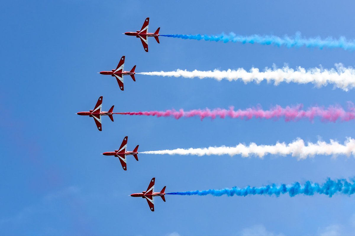 rafredarrows's tweet photo. Great skies in Greece as the Red Arrows enter the final phase of pre-season training. Glorious pictures by our imagery team, including air-to-air shots from a photochase sortie. 

#RedArrows | #RAF https://t.co/uaEkt2oErN