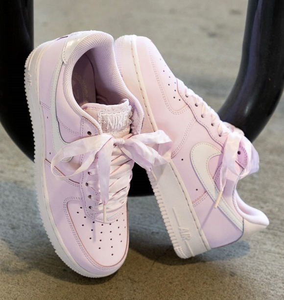 snkr_twitr's tweet photo. AD: Dropped via Journeys
WMNS Nike Air Force 1 '07 

Pink Foam https://t.co/3DQmo9bPb6
Oatmeal https://t.co/7WBVheVpSC https://t.co/VuvMIRCzmk