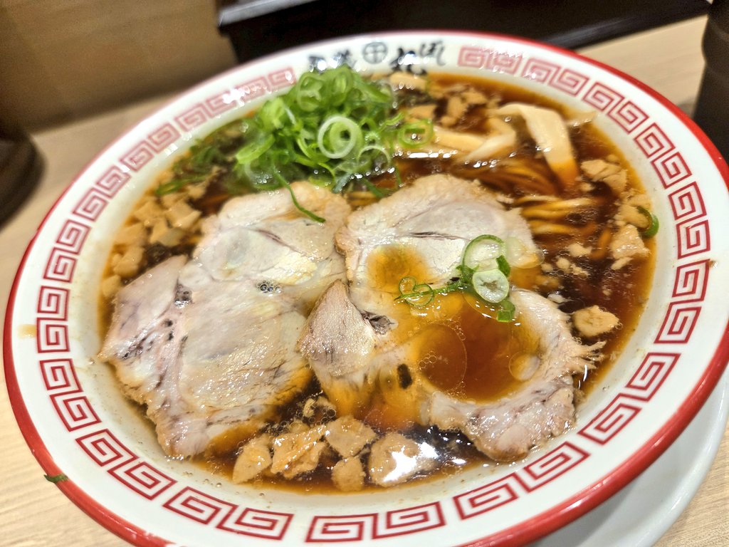 t_bei's tweet photo. 夜はイタリアンと尾道ラーメンで〆る
広島名物とは？ https://t.co/04xbKX2Tta
