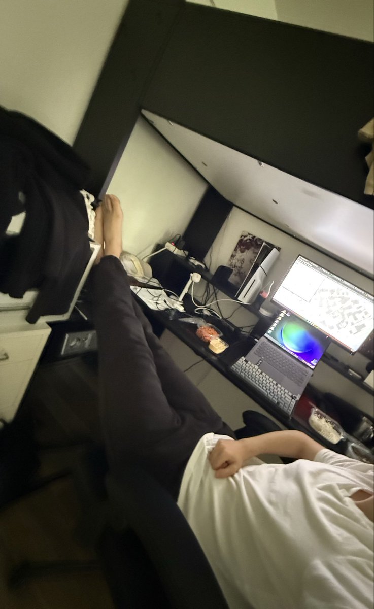 𝙈𝘼𝘿𝘼𝙄 𝙇𝘼𝘽𝙎 tweet media