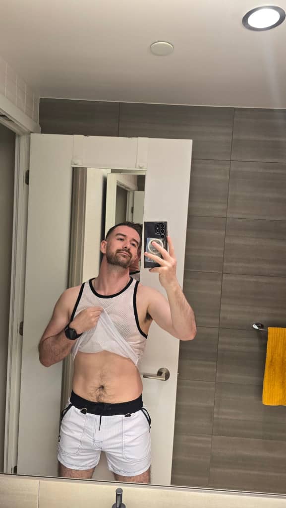 richlook930's tweet photo. @jefferybumb1 , Single gay here https://t.co/IbRkZHosjB