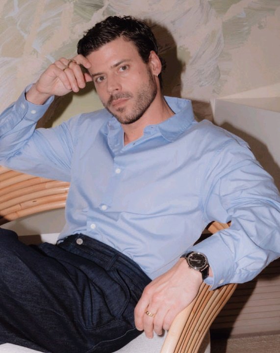 I'm obsessed with seeing watches on his wrist