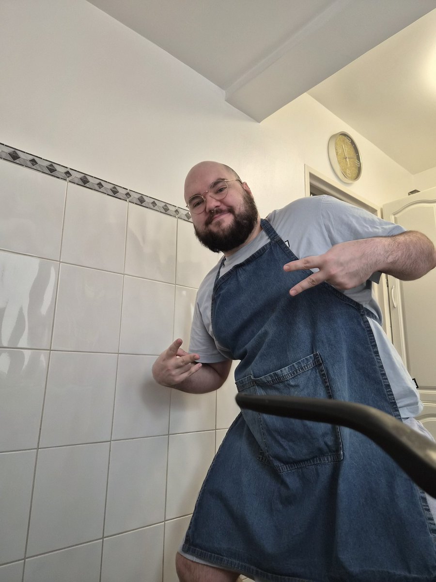 beyandree's tweet photo. BURNING THE KITCHEN DOWN LIVE ON STREAM

https://t.co/lmDMlwQd8I https://t.co/cW0NADZX1k
