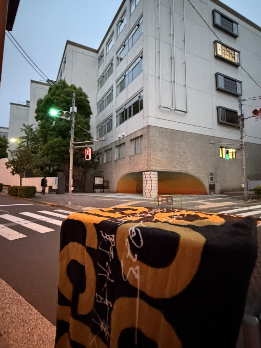 a flood of circle フリーライブ　限定タオル フラッドの歌舞伎町フリーライブのタオルが落ちてたので置いておきま