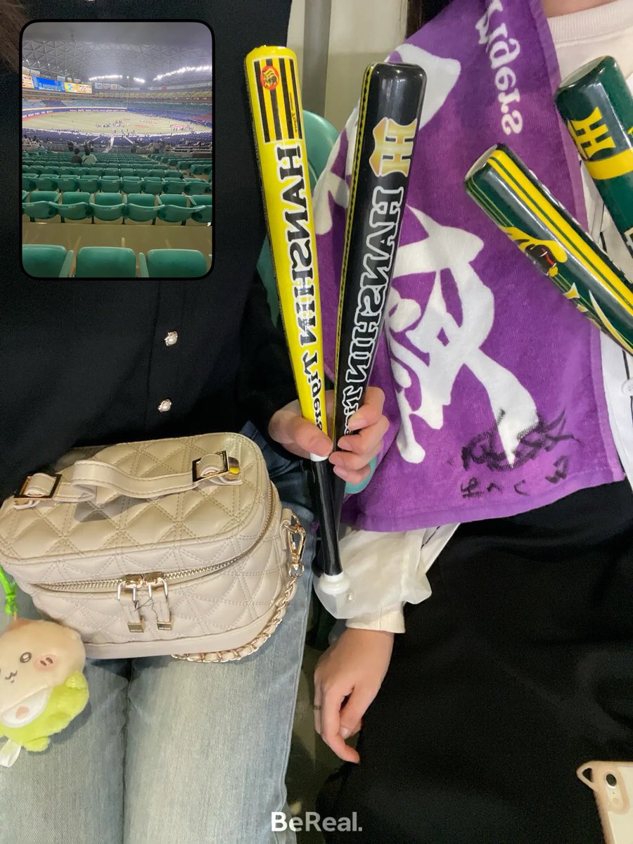 ti_ur_m's tweet photo. 初野球観戦の友達に阪神布教してきた❕😻 https://t.co/IEJvu4CNG5
