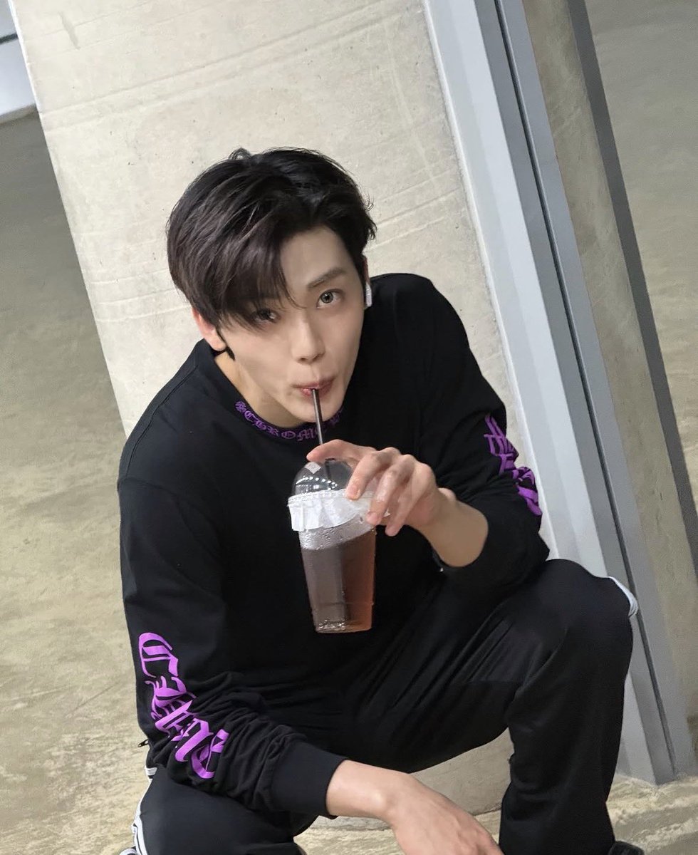 melonlee tweet media