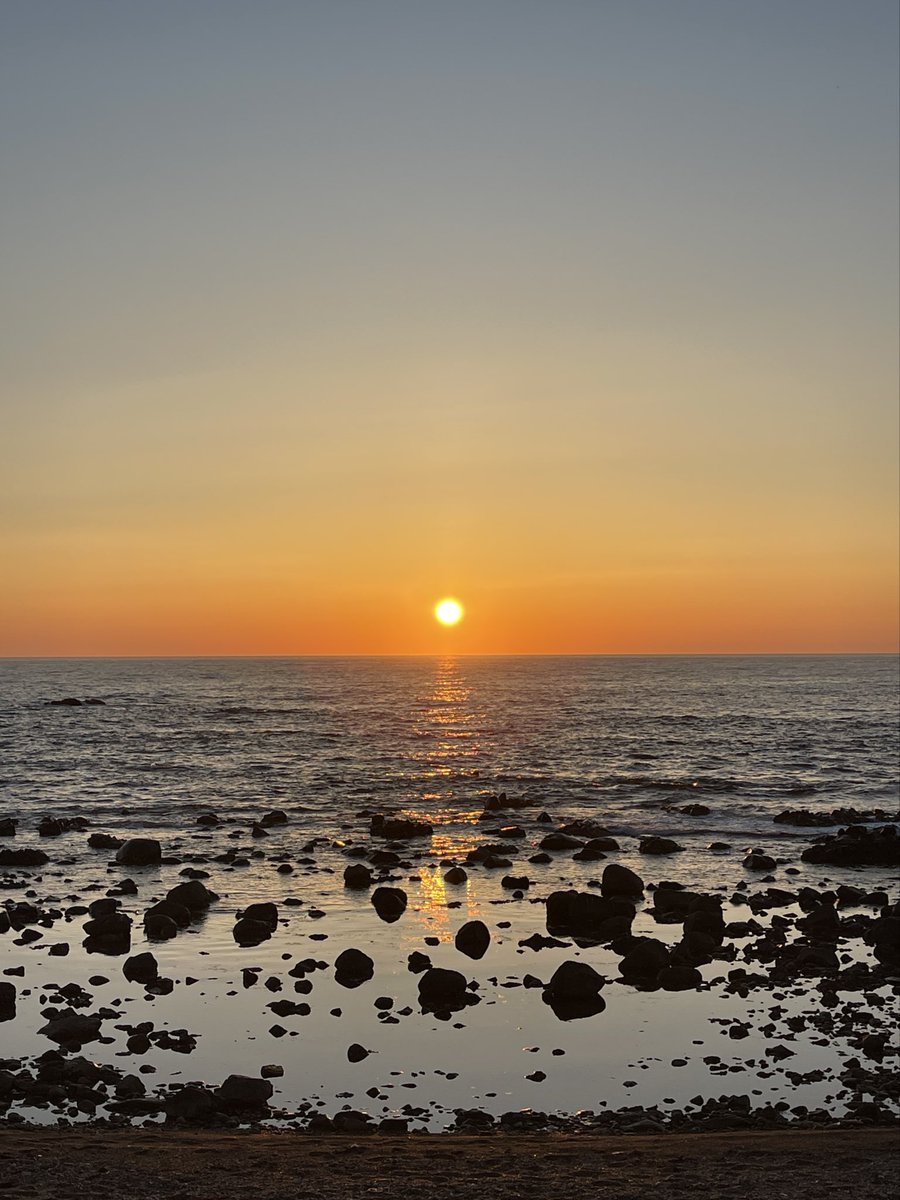 夕日が海に沈む宿まひるのつき tweet media
