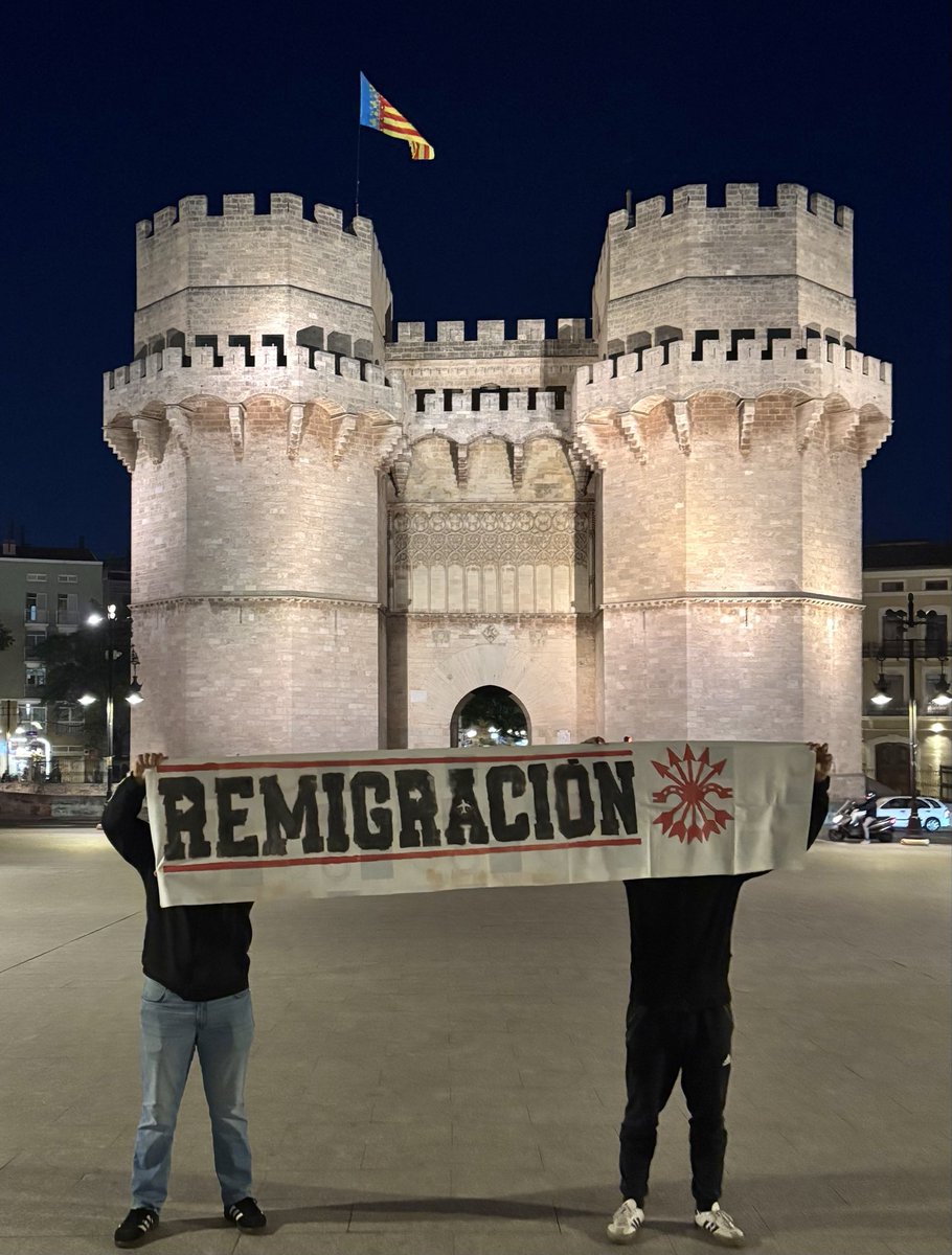 Falange Valencia tweet media