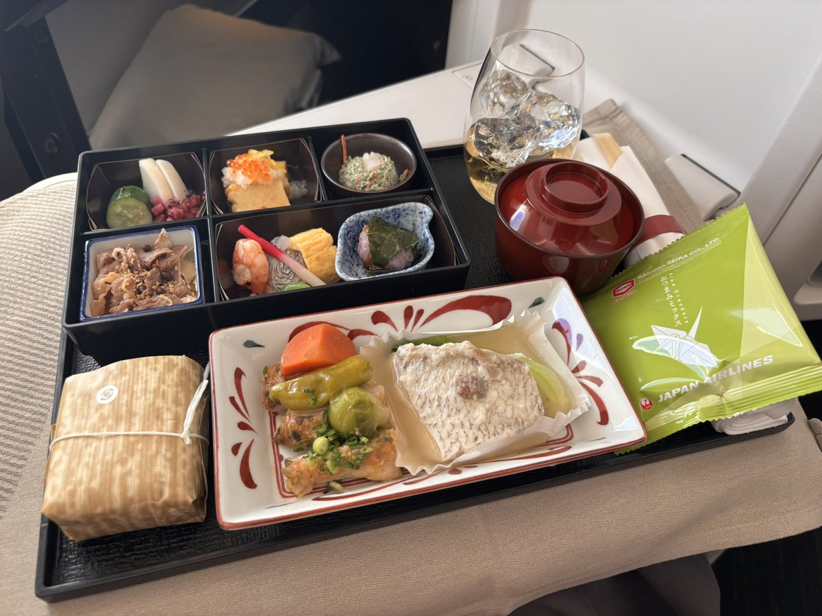 myuGOodpro's tweet photo. JALビジネスで台北へ🇹🇼！ https://t.co/uiQH89HMJX