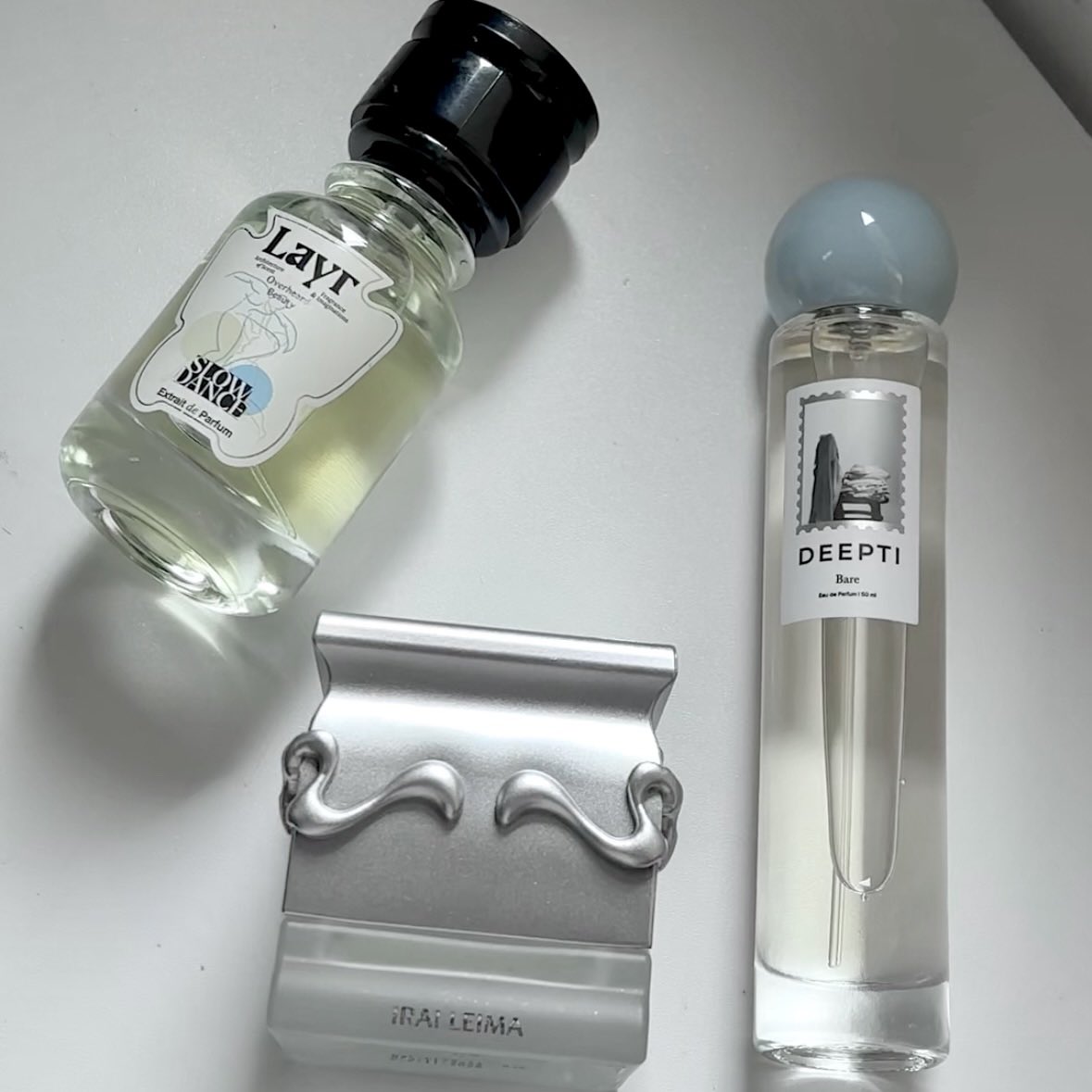 if you want to smell like fresh water, clean &amp; sophisticated, try these perfumes!

🌊 OCEAN WATER SCENT
🧴 CLEAR SKIN SCENT
🚿 AFTER SHOWER SCENT