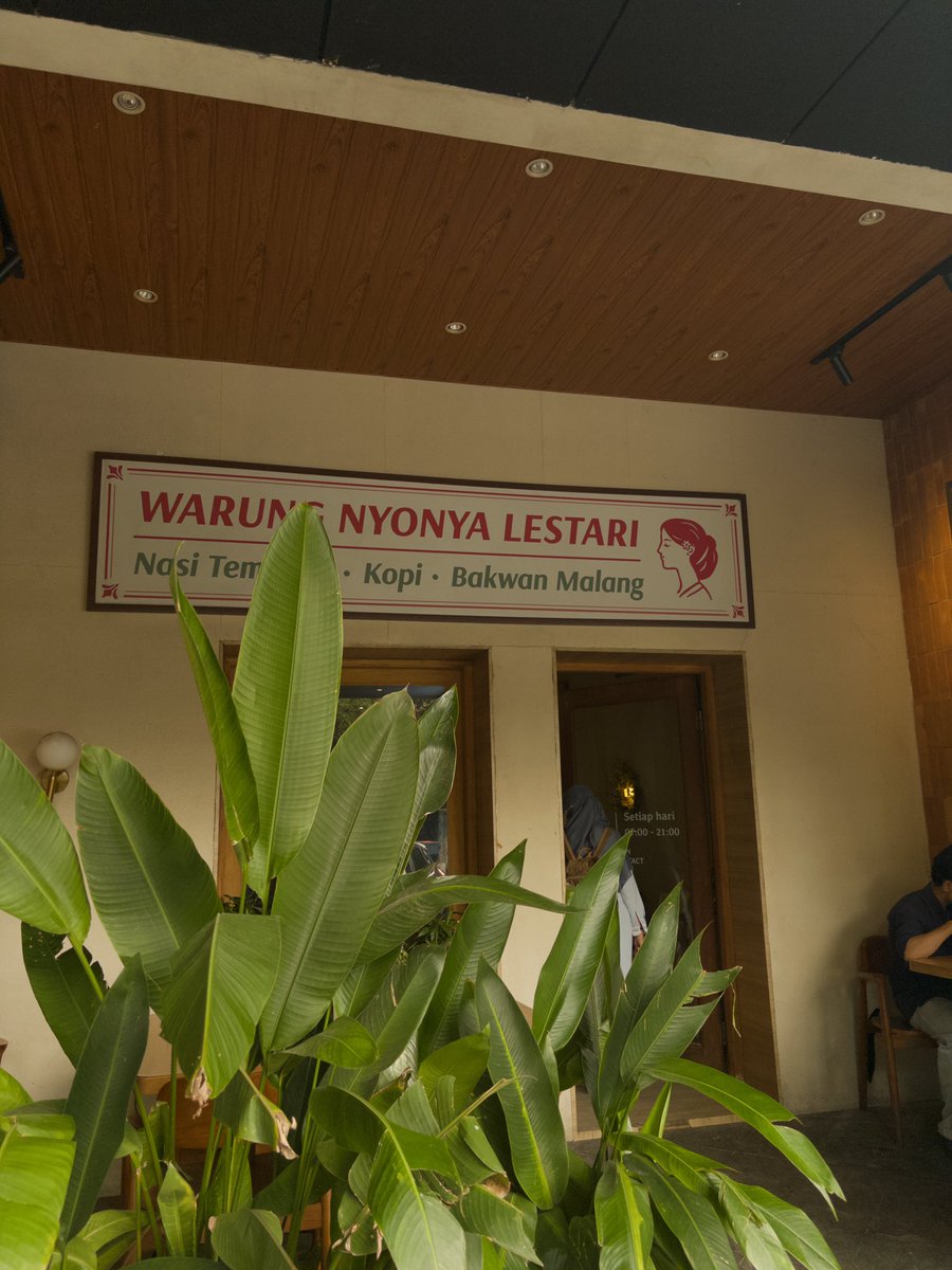 ythsevrilia's tweet photo. 📍Warung Nyonya Lestari

Nasi tempong terenak di bsd gasii https://t.co/lntTE7CrcO