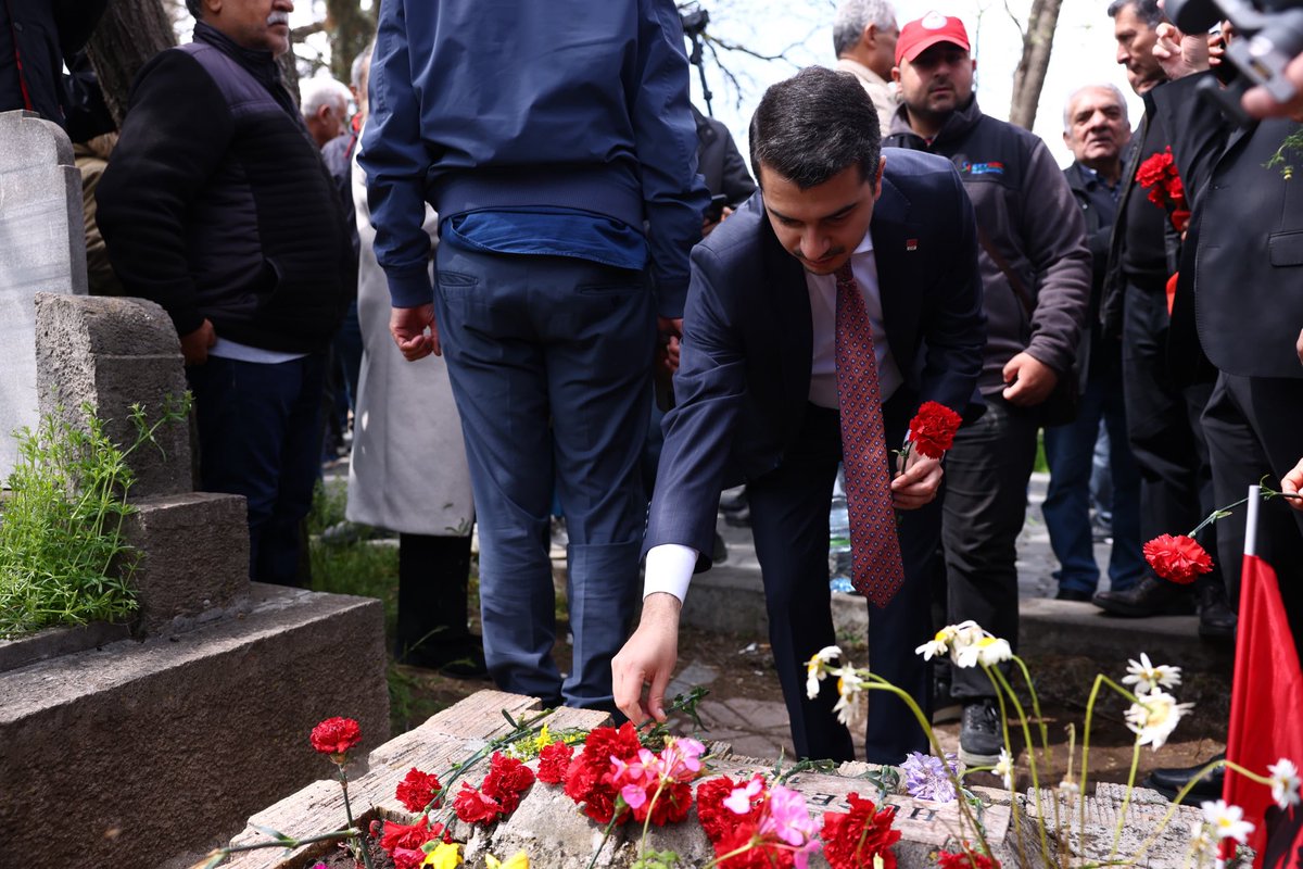parlacankayaa's tweet photo. Deniz, Yusuf, Hüseyin 🥀

“Bir yangın ormanından püskürmüş genç fidanlardı…” https://t.co/Wtnn2l83Tn