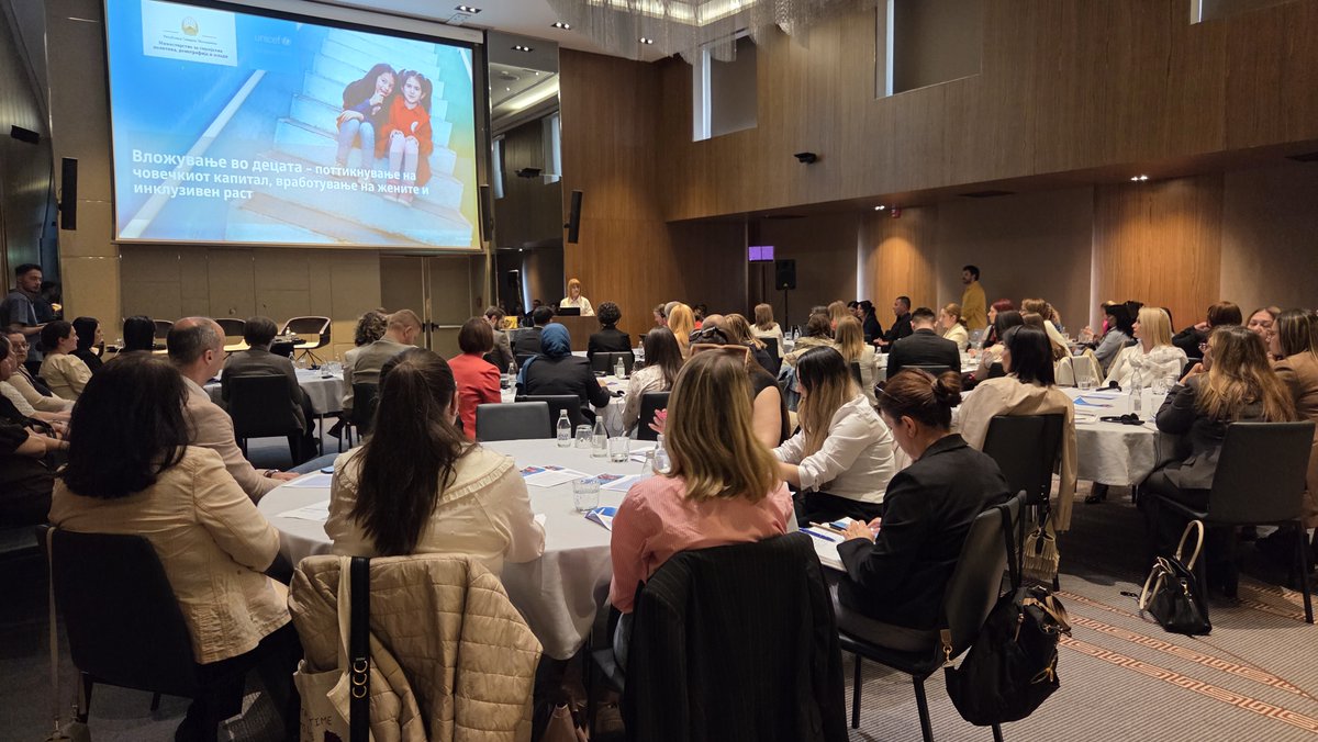 UNICEFMK's tweet photo. 1 in 3 children in 🇲🇰 is at risk of poverty.

Today, UNICEF, Ministry of Social Policy and partners are discussing how stronger #ChildBenefits and social protection #reforms can help reduce poverty, support women’s employment and invest in human capital.

#ForEveryChild https://t.co/irHzQofrVH