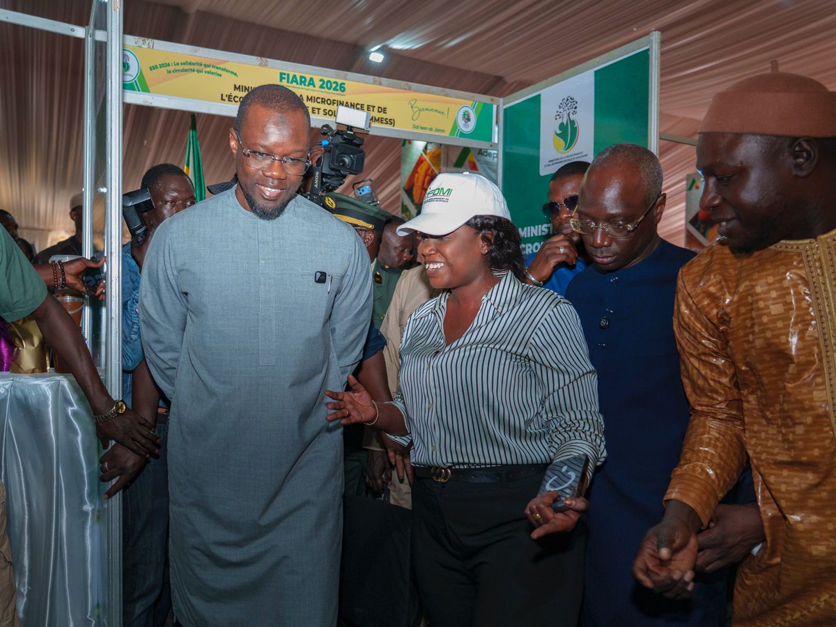 MMESS_Officiel's tweet photo. Marquée par des échanges commerciaux soutenus et un partage de bonnes pratiques, le stand du @MMESS_Officiel  a reçu la visite de M. Ousmane SONKO, Premier Ministre. Accueilli par la Secrétaire Générale, Mme Ndèye Déguene Sow (...).

Plus 👉https://t.co/5o0FmDMIEx https://t.co/6rZ2cksUEC