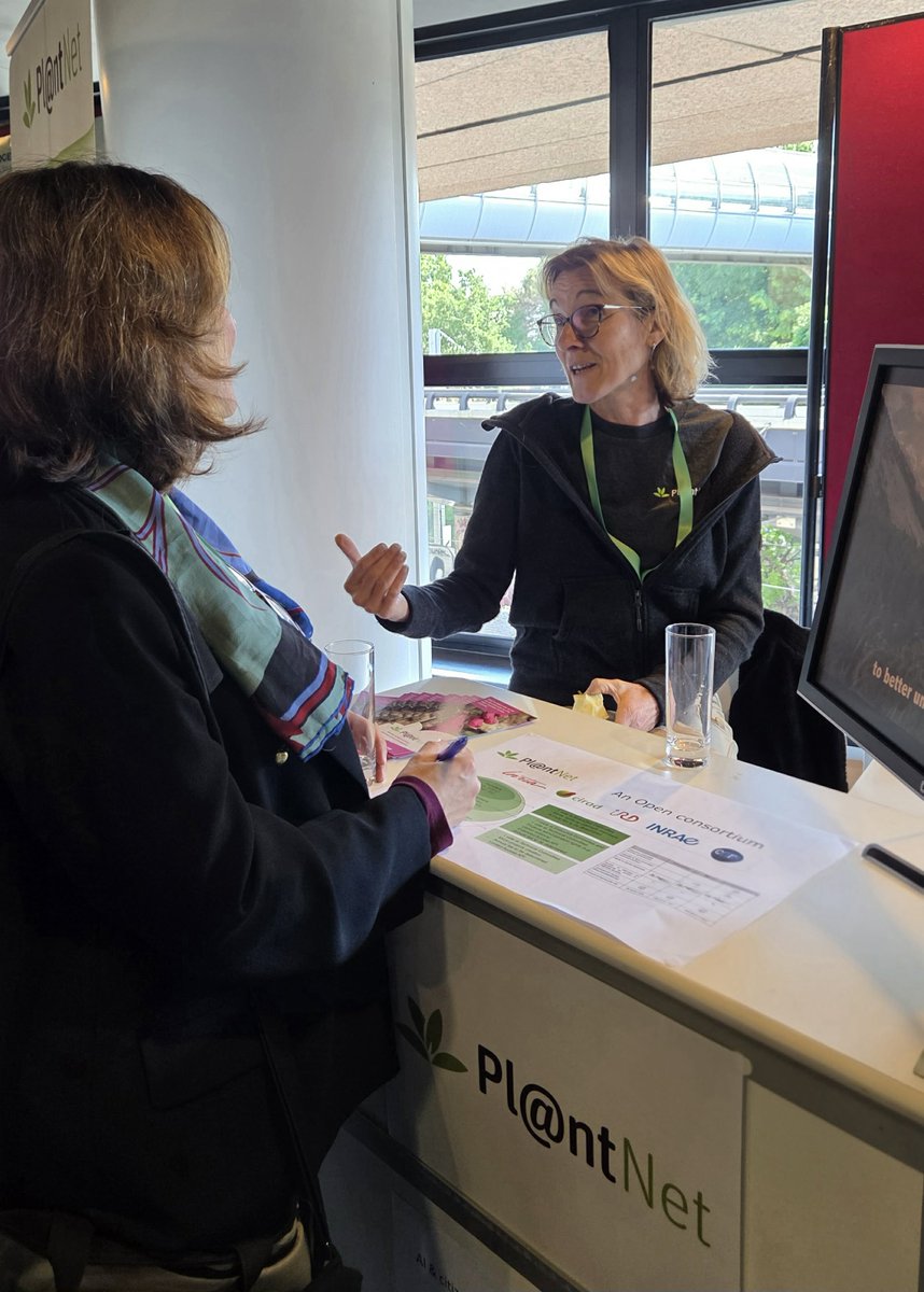 PlantNet tweet media