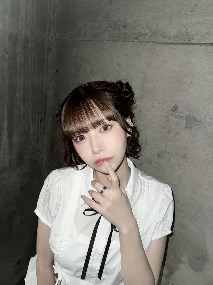 千星 真穂 tweet media