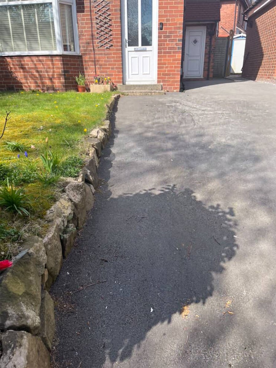 Smartseal's tweet photo. What do you think? ✅ Smooth finish, revived colour, and replaces lost resin from Tarmac!

Hydra Restore in Leeds brought this tired tarmac back to life using our Tarmac Restorer which helped deliver an even colour to the surface. It looks as new. https://t.co/CBoEaBNtaw
