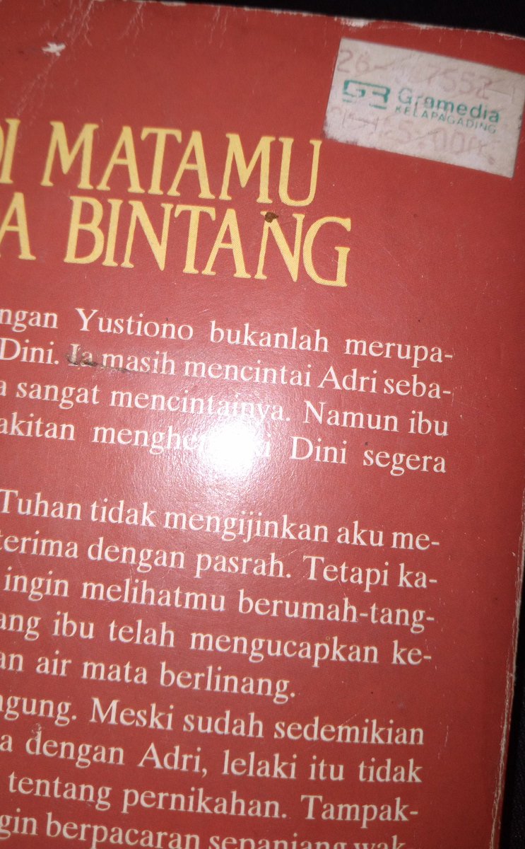 KChoding's tweet photo. Punya jg novel jadul dri almrh bude harga 5K gatau tahun berapa ini.
Novel karya Maria A. Sardjono https://t.co/9Y7sPTb2Pm