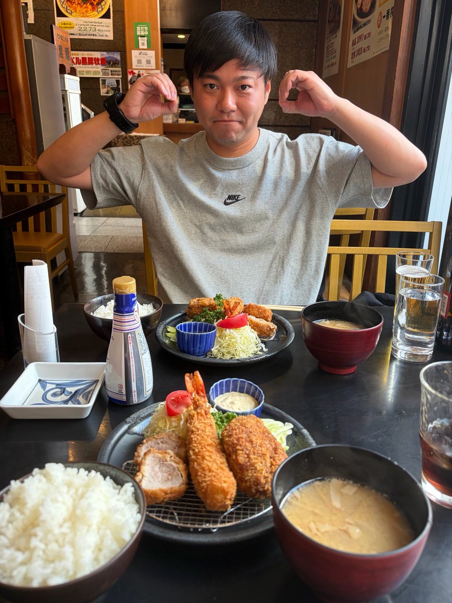 inde_naito's tweet photo. 父とうなぎ
友達ととんかつ
奥さんと焼肉&amp;カレー
爆食いGWでした🤤
明日からはまた質素に生きます https://t.co/cWgaU2Oizp