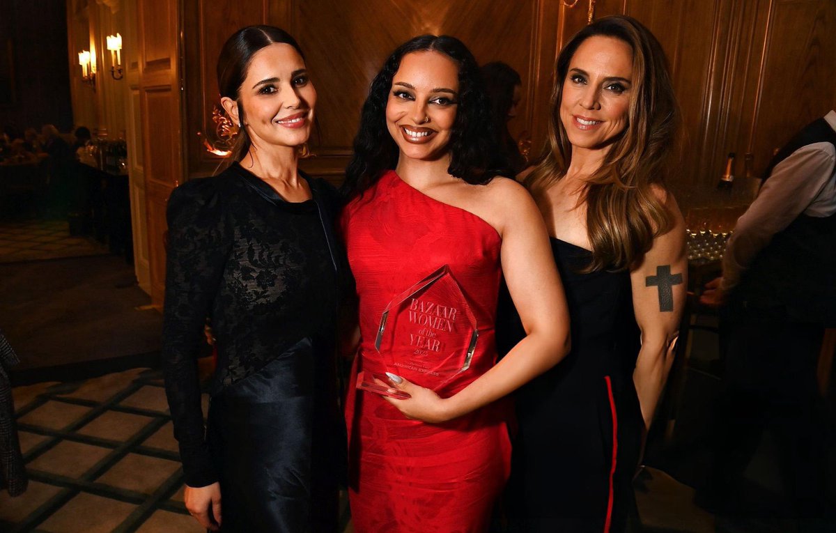 Alouders on Reddit tweet media