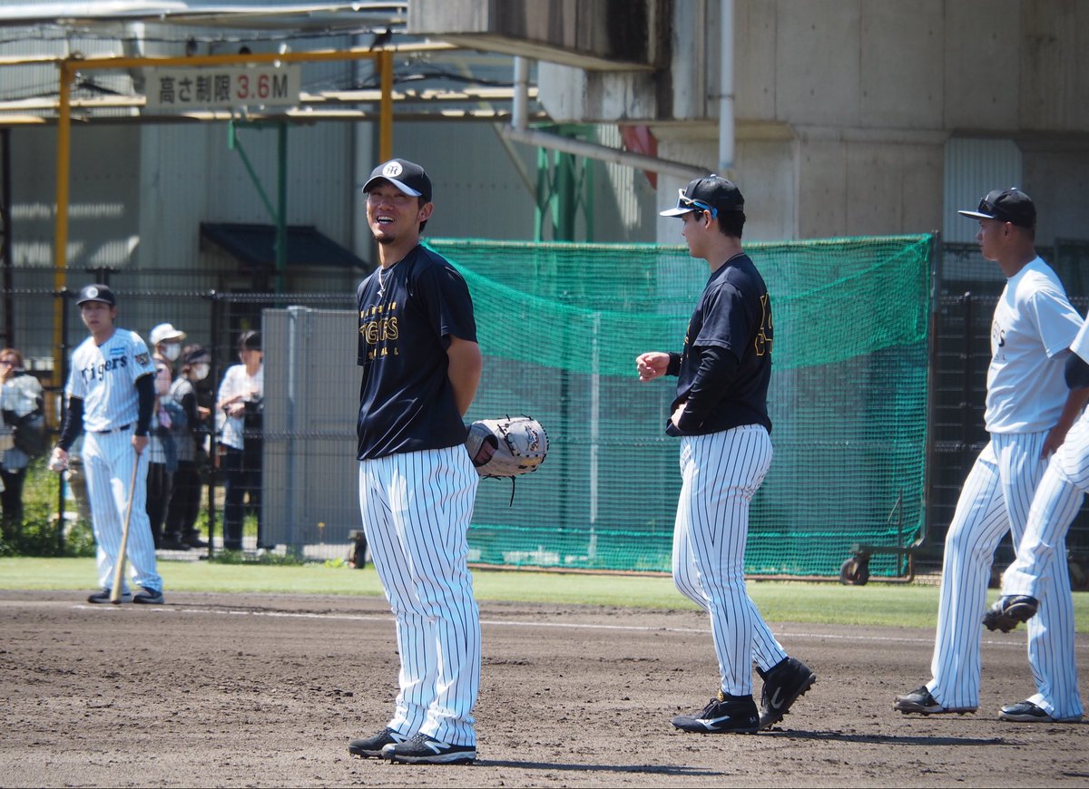ま tweet media