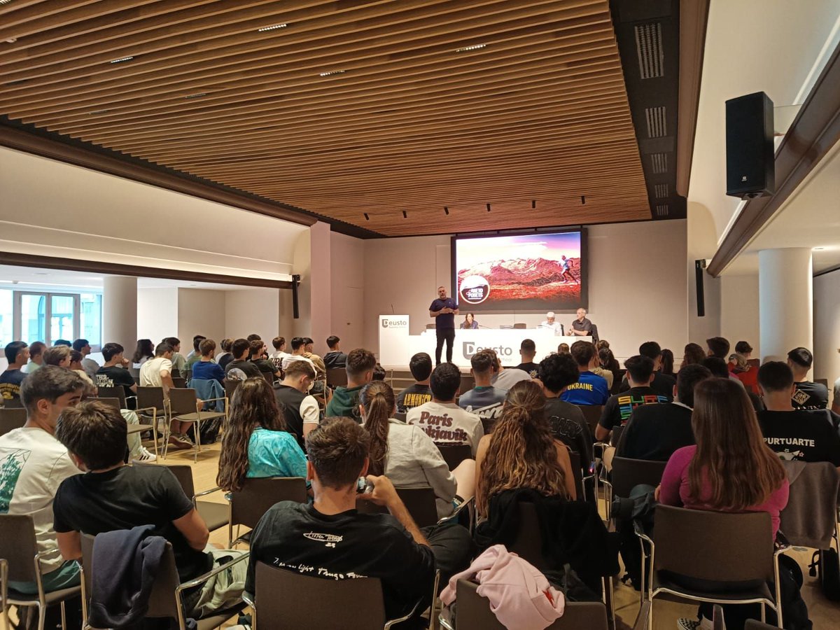 Deusto Business School tweet media